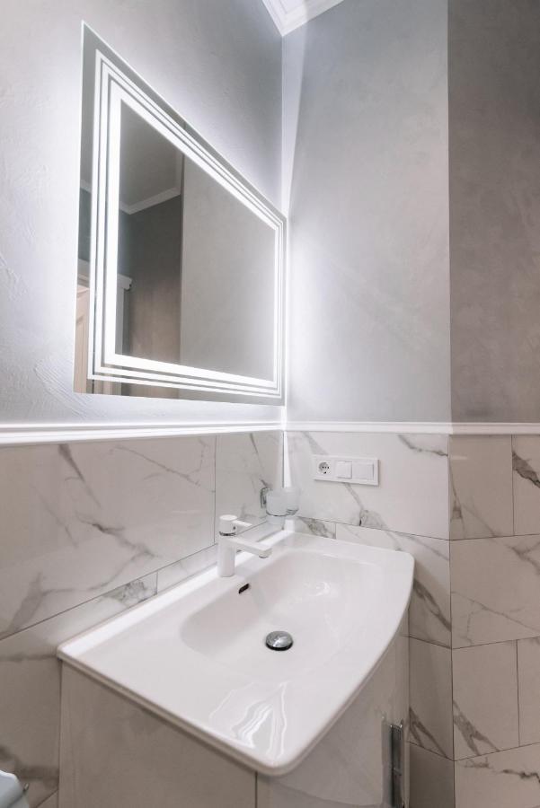 Royal Tower Vip Smart Apartments 1 Kiev Extérieur photo
