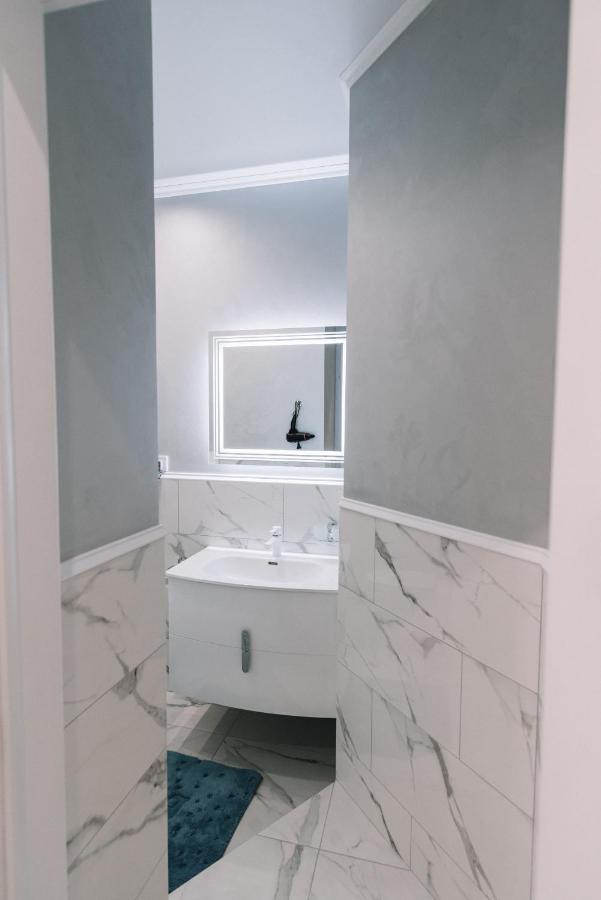 Royal Tower Vip Smart Apartments 1 Kiev Extérieur photo