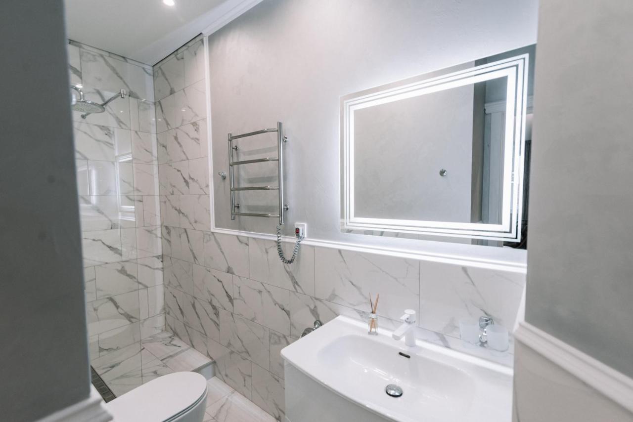 Royal Tower Vip Smart Apartments 1 Kiev Extérieur photo